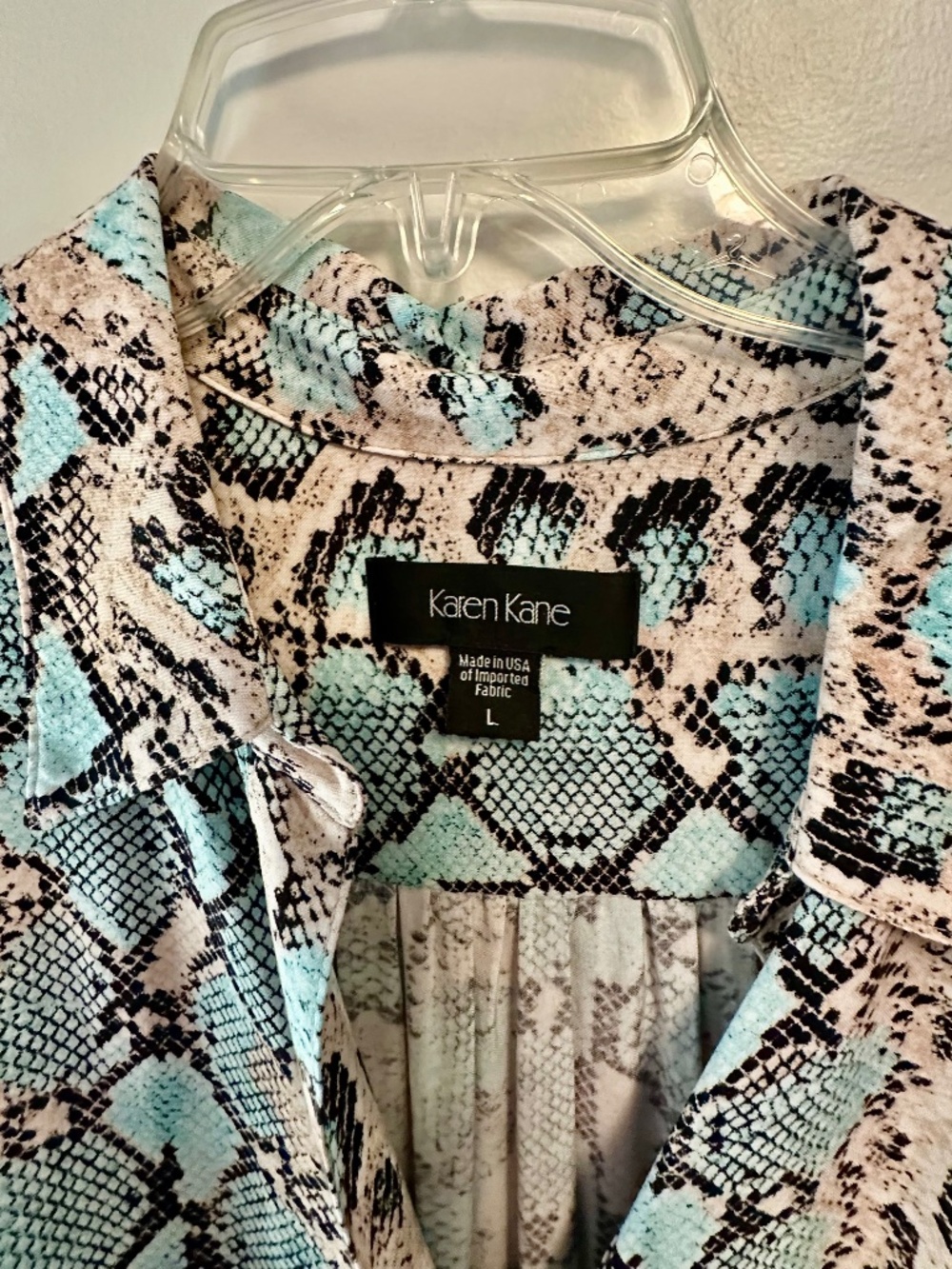 Karen Kane Snakeskin Blouse Large Blue Beige Tie Front Top Boho Lightweight - Picture 3 of 3